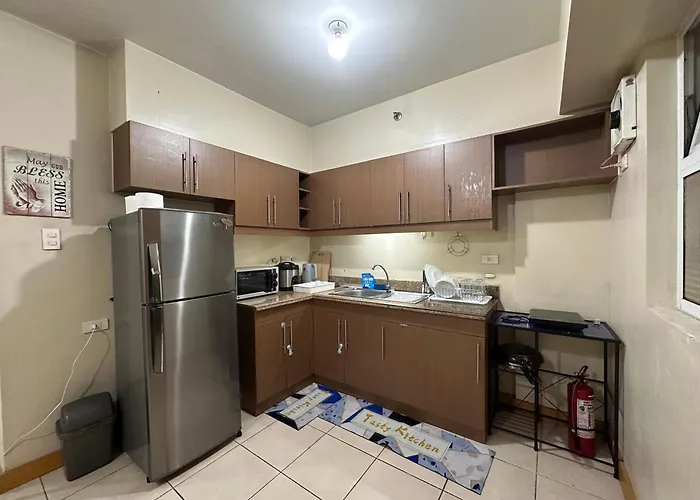 Homey Staycation In Taguig شقة
